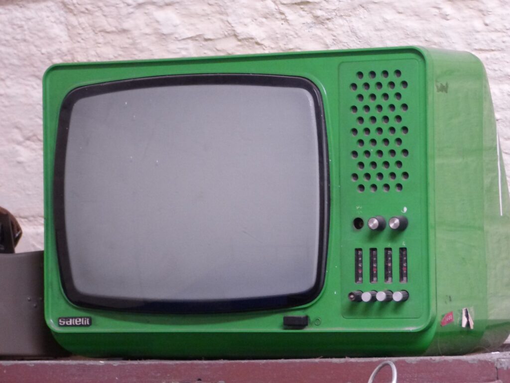 old fashioned tv